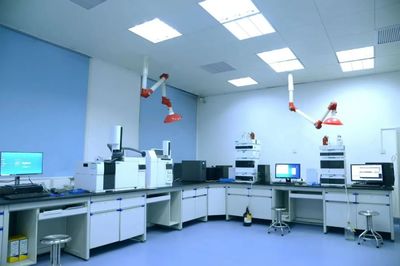 探訪片仔癀化妝品研發(fā)中心 東方國妝的“篤行者”與生物科技前沿